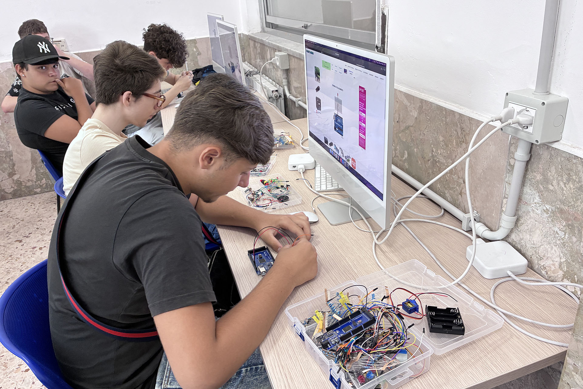 Progetto Arduino per coding e robotica