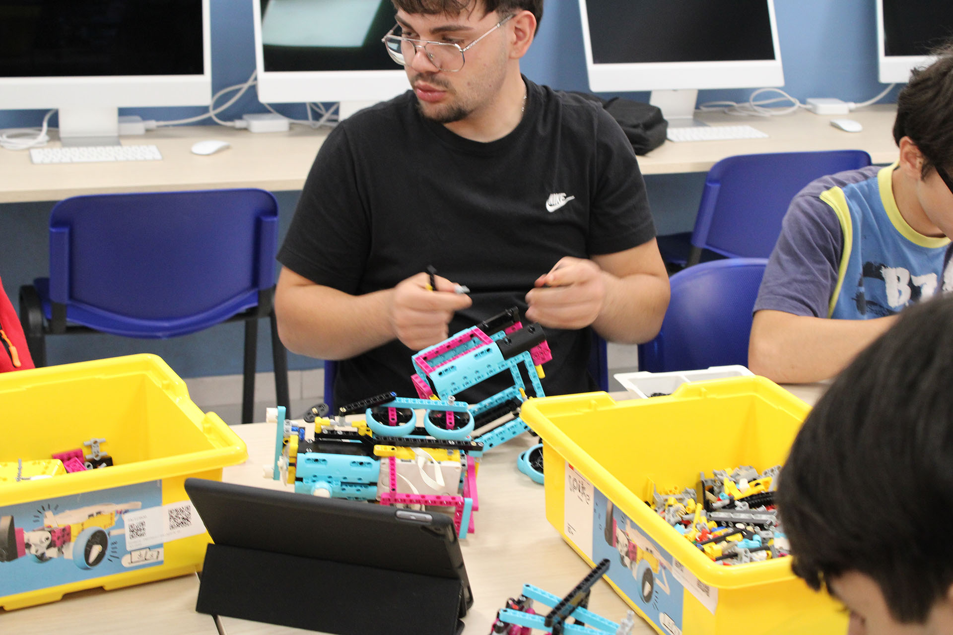 Laboratorio STEM con LEGO Education SPIKE